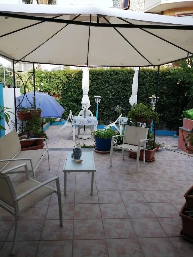 Dom wakacyjny Willa I Delfini Di Casa Paola Mascali Włochy